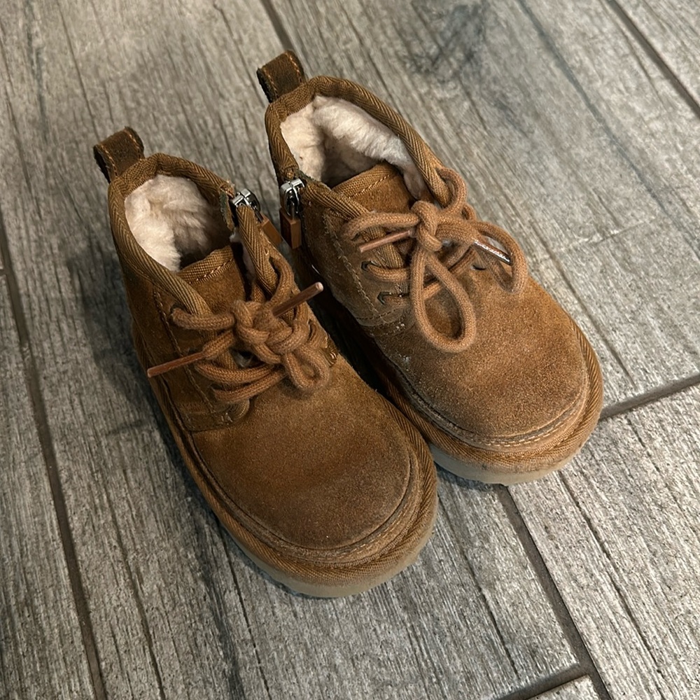 Beige Neumel II Kid Uggs